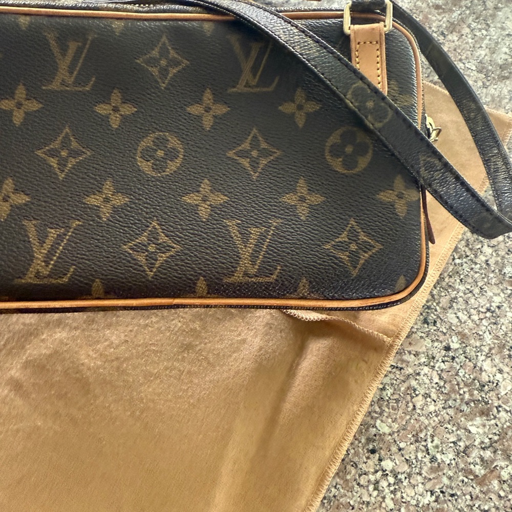 Louis Vuitton Marly Bandouliere - Picture 10 of 10